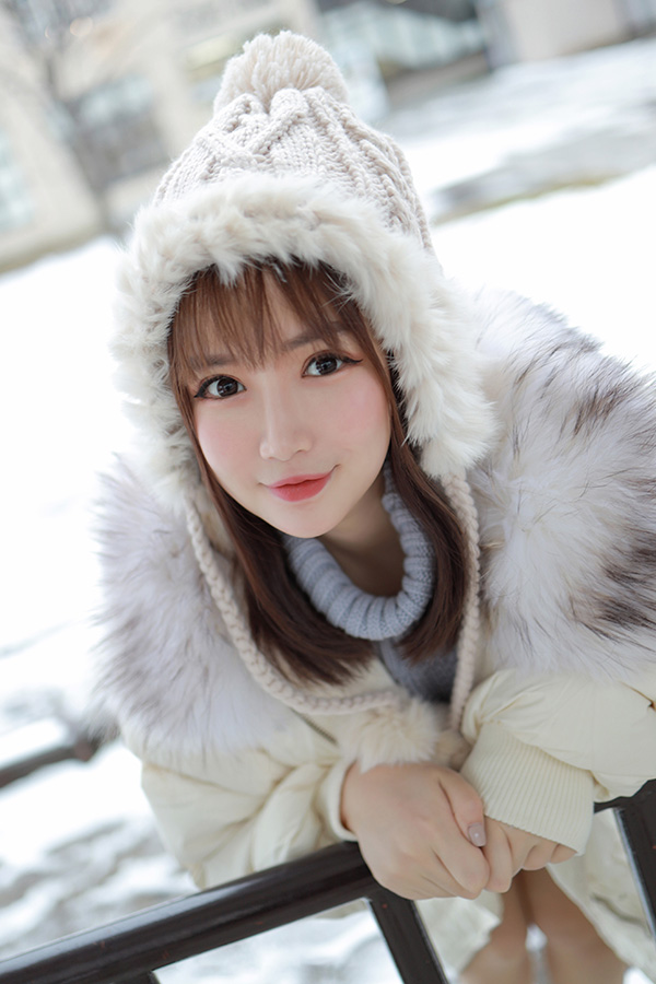 长相清纯甜美的妹子养乐多写真图