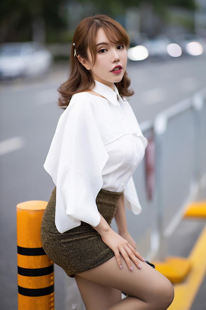 美女黄楽然凹凸有致的身材惊艳众人