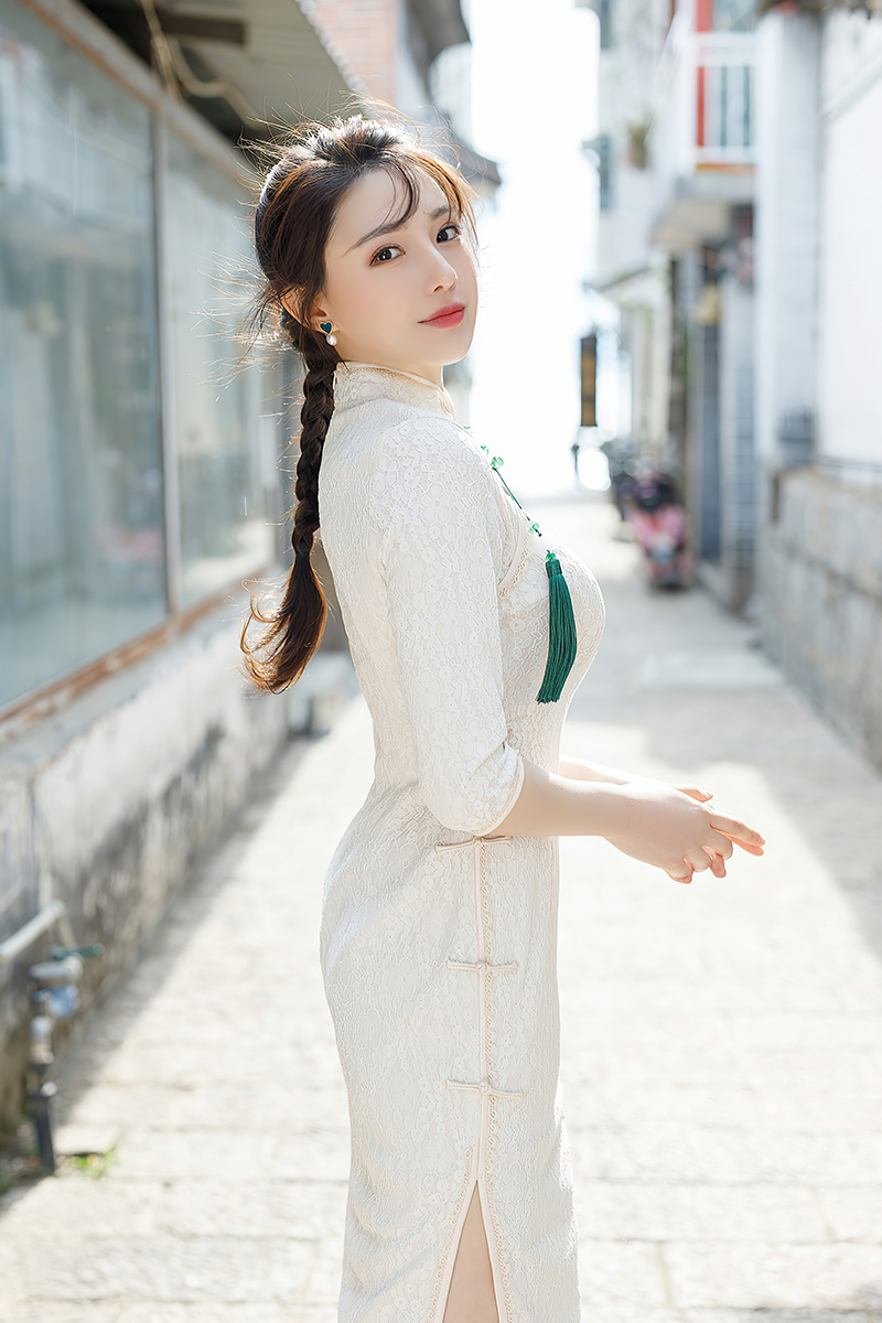 养眼妹子刘奕宁旗袍写真图片
