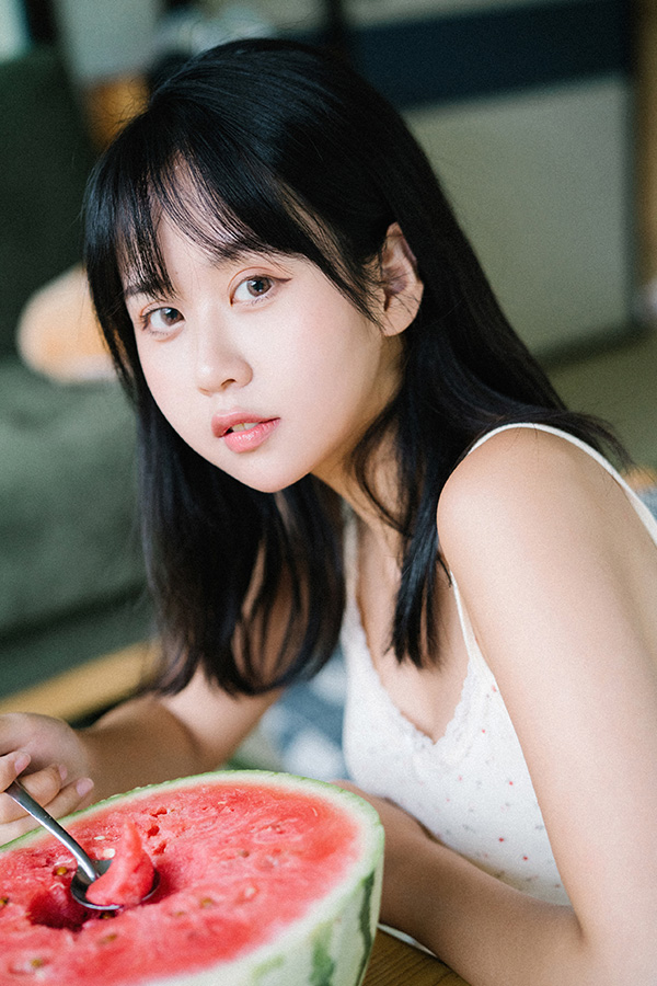 网红萌芽儿长相甜美又可爱可以看