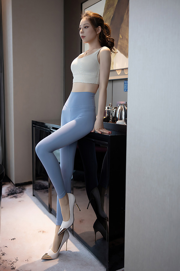 模特言沫瑜伽裤美图苗条身材恰到好处