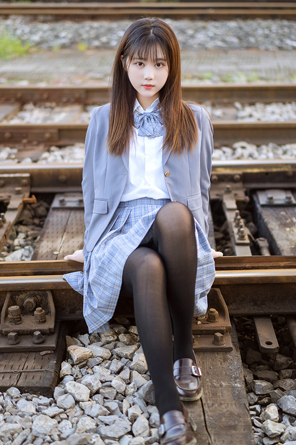 甜美娇滴滴妹子镜酱身材非常不错