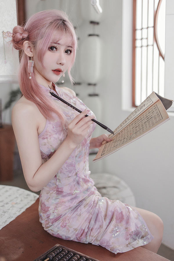 容貌靓丽的妹子仙女月美腿必须看