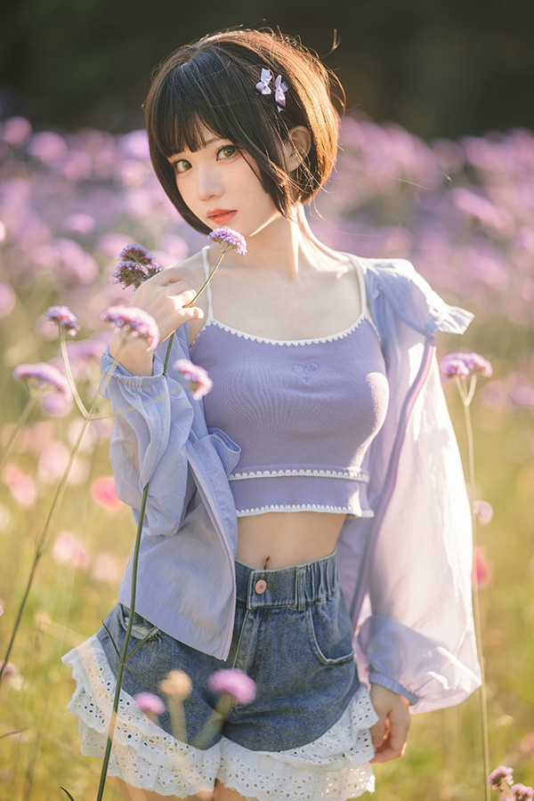 好看清纯网红花柒Hana很年轻身材棒棒