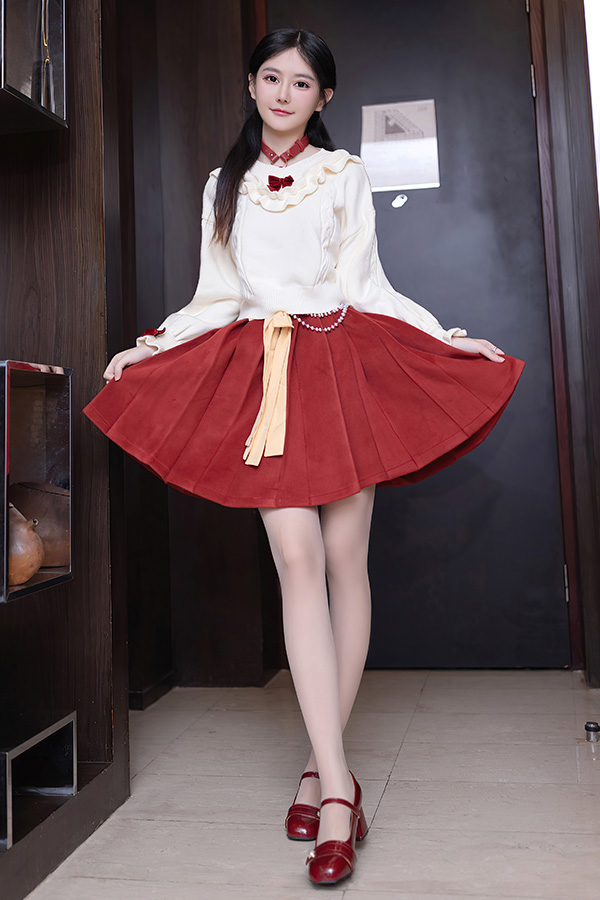 清纯美女谢小蒽OL短裙装扮非常养眼