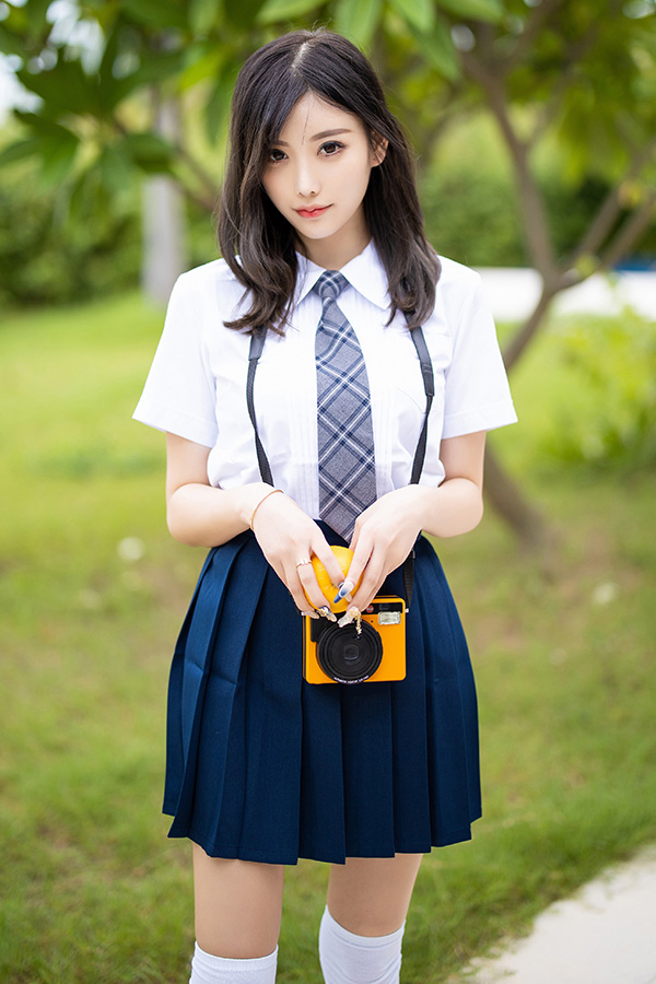 清纯妹子杨晨晨白皙长腿写真图片