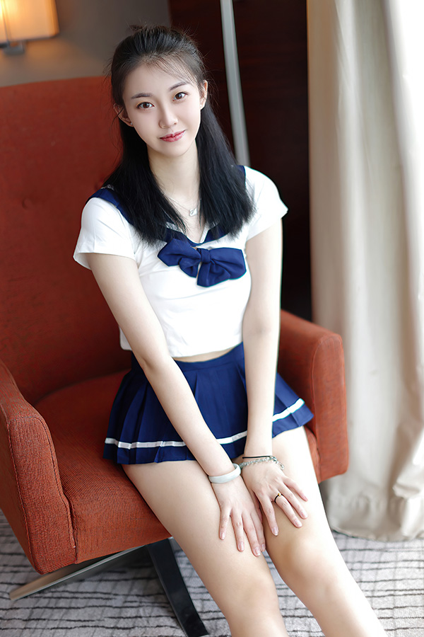 美腿妹子一颗甜蛋黄完美身材无人能挡