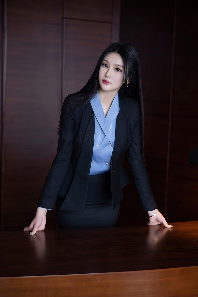 气质美女媛媛酱吹弹可破肌肤让人沉迷