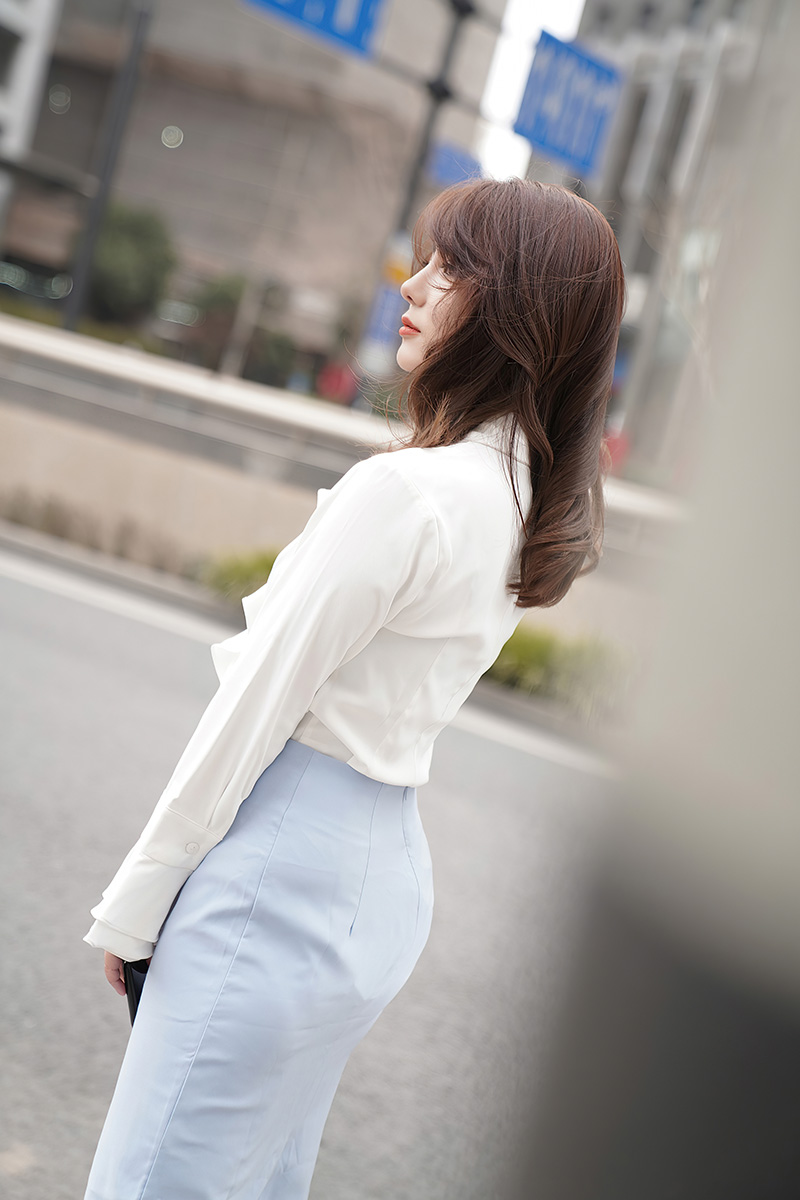 漂亮模特如歌职业装写真图片
