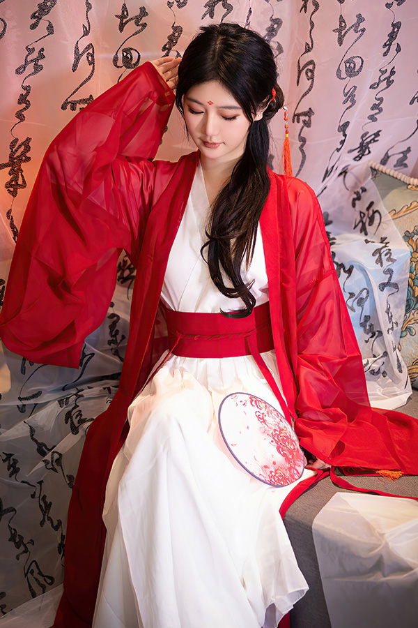 清纯小姐姐谢小蒽长的那叫一个漂亮