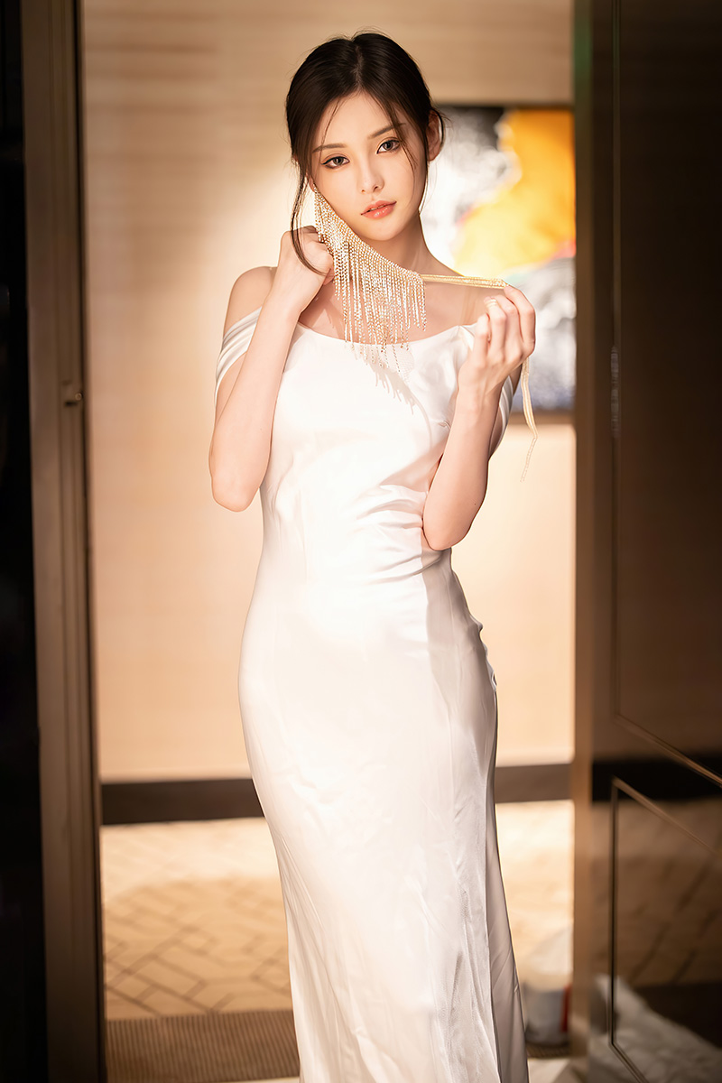 高颜值美女小夕完美的身材让人沉醉