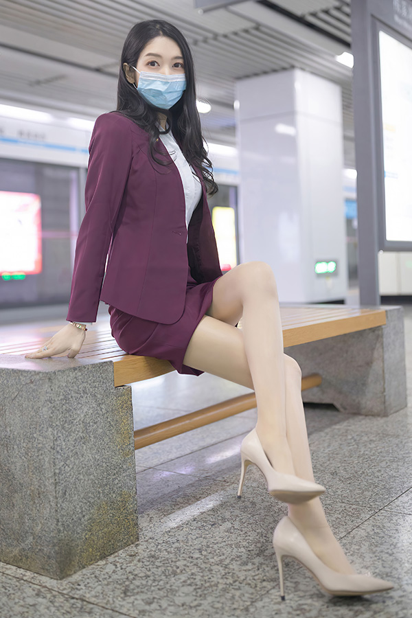 气质模特小热巴写真美图尽显诱惑