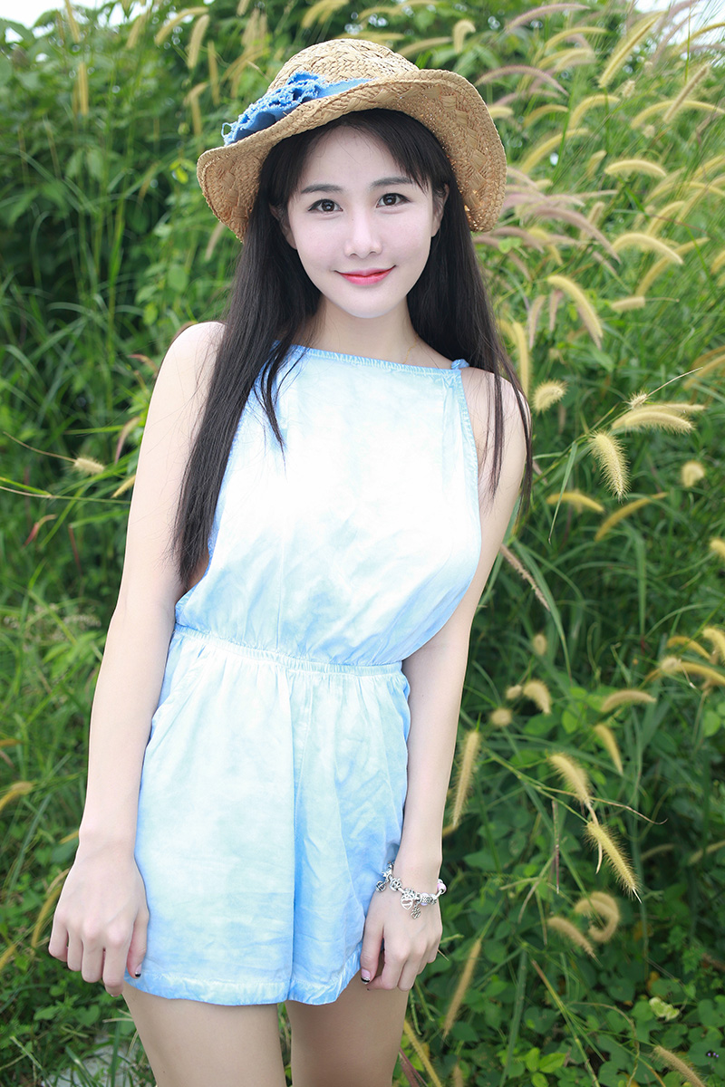 有颜有身材的清纯美女小沫琳太漂亮了