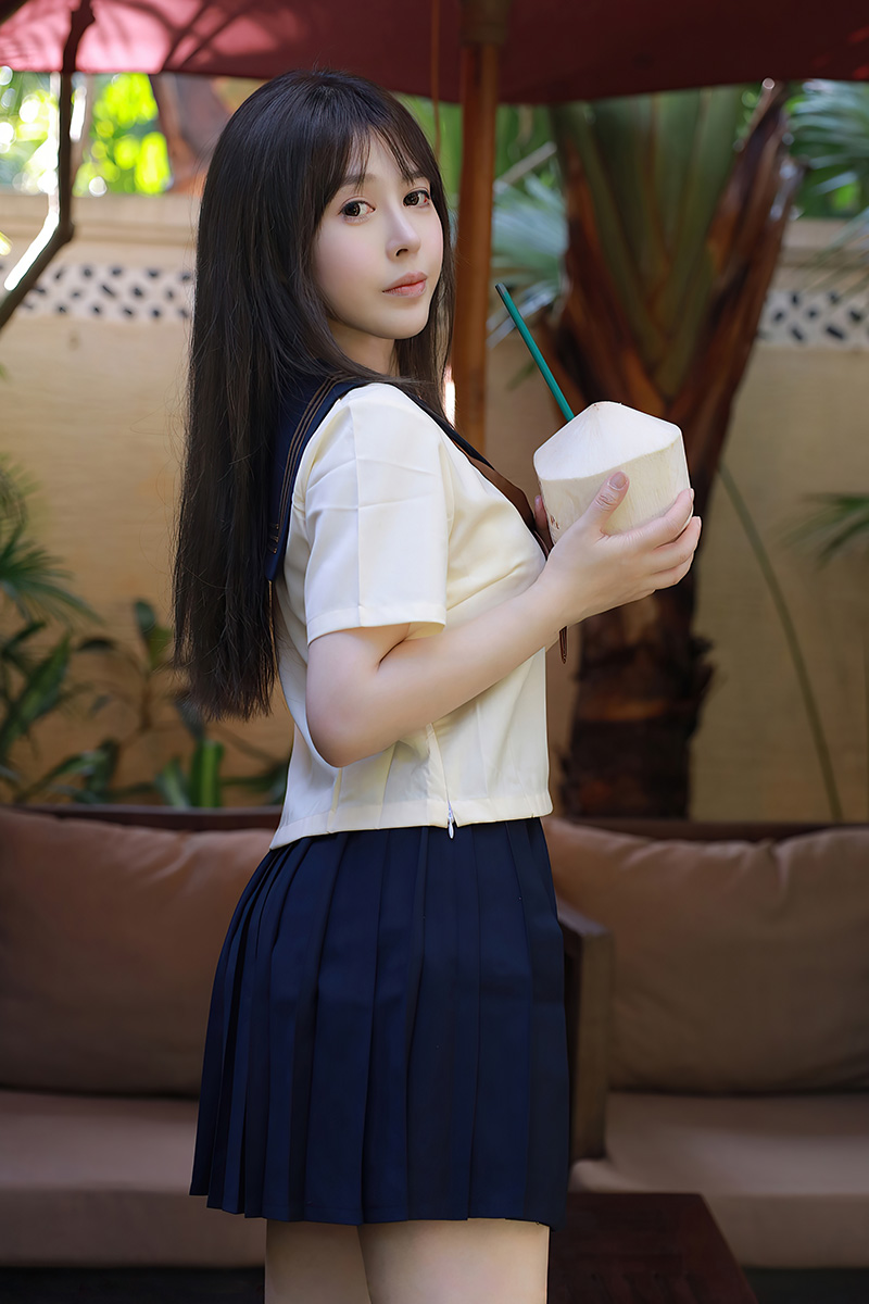 妩媚肉肉的妹子艾莉身材足够完美