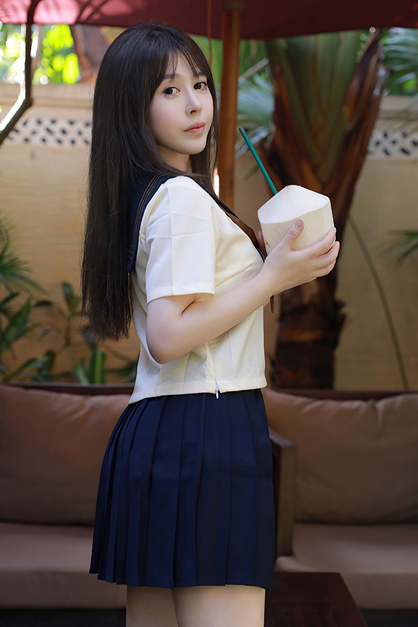 妩媚肉肉的妹子艾莉身材足够完美