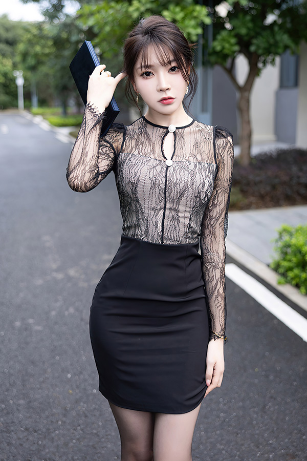 长腿模特徐莉芝窈窕妩媚的身材诱人