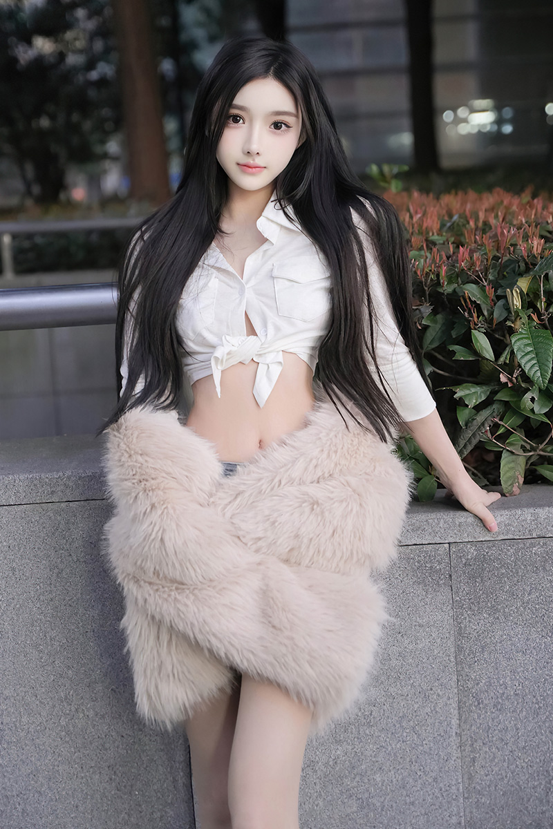 模特龙雪儿绝美短裙写真百看不厌