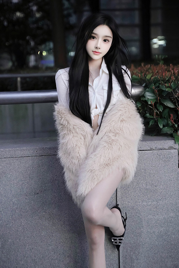 模特龙雪儿绝美短裙写真百看不厌