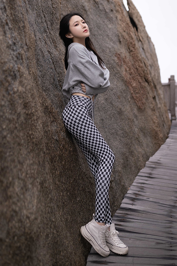 清纯模特鱼子酱好身材让人过目不忘