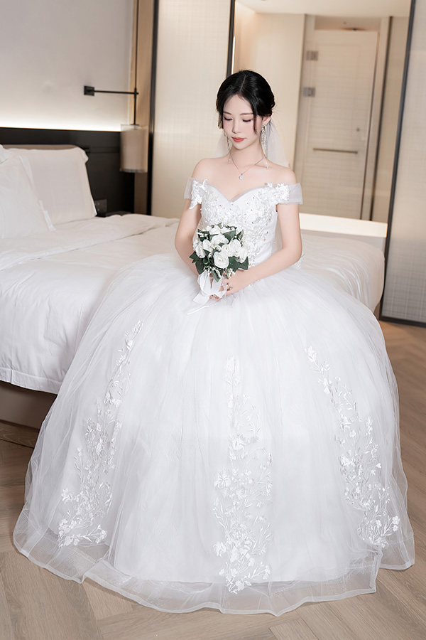 美腿小姐姐利世完美身材令人惊艳