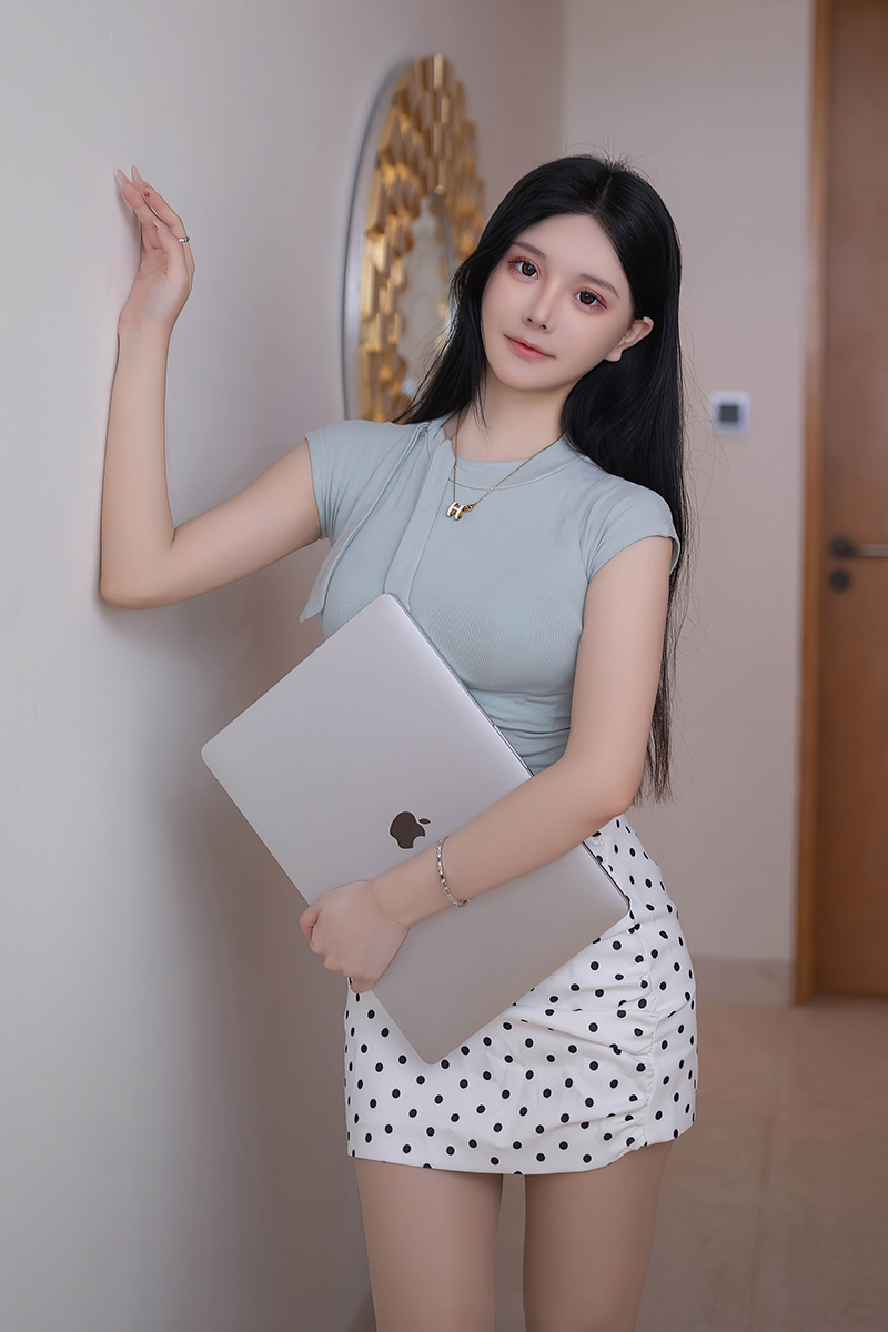 清纯模特谢小蒽这妹子真的非常好看