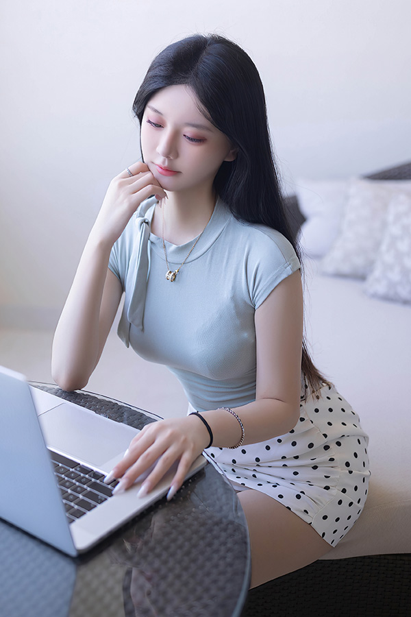 清纯模特谢小蒽这妹子真的非常好看