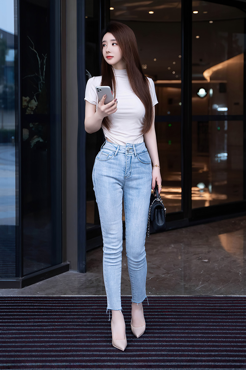 女神雨儿性感身材真的很有感觉