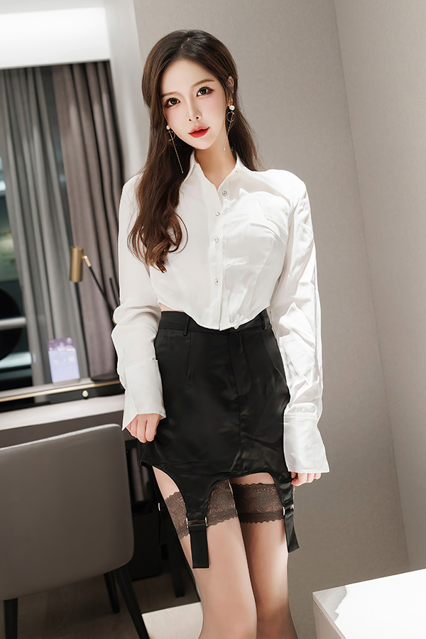 清纯美女LindaLinda看到的第一眼就心动了