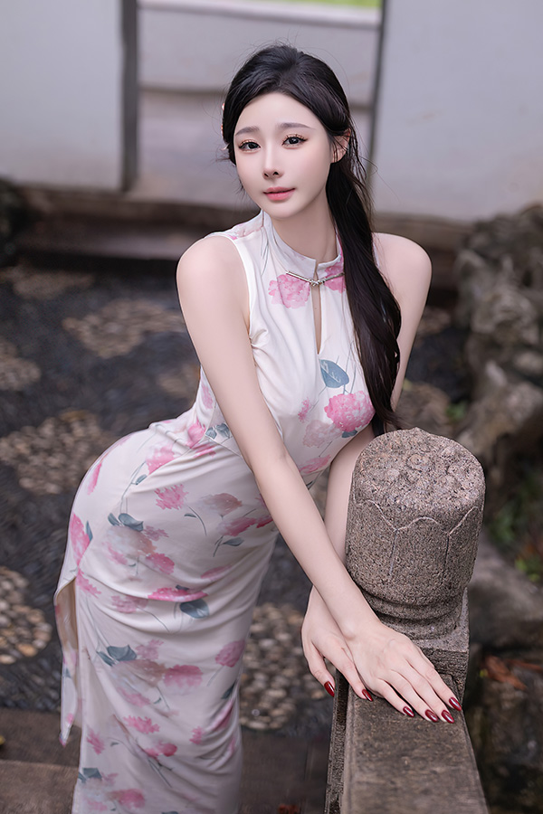 养眼妹子小逗逗身材没得说前凸后翘