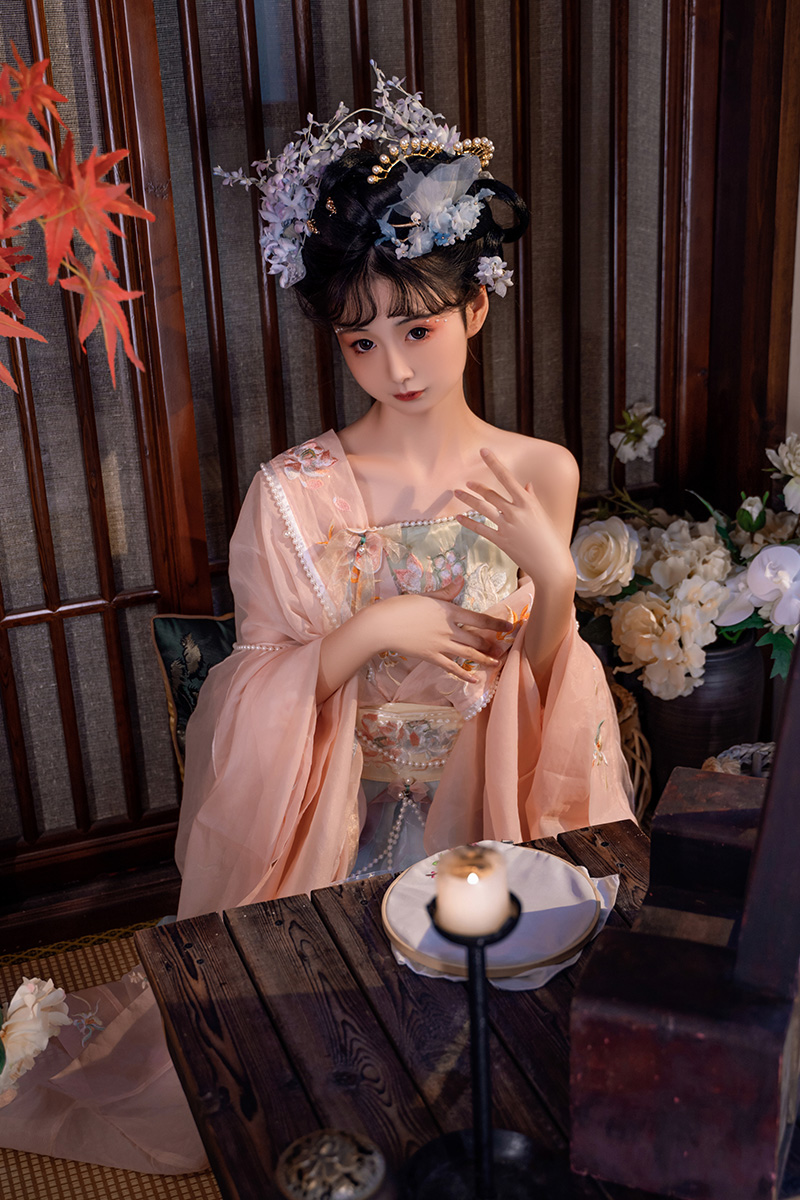 美女花音栗子旅拍写真美腿十分养眼