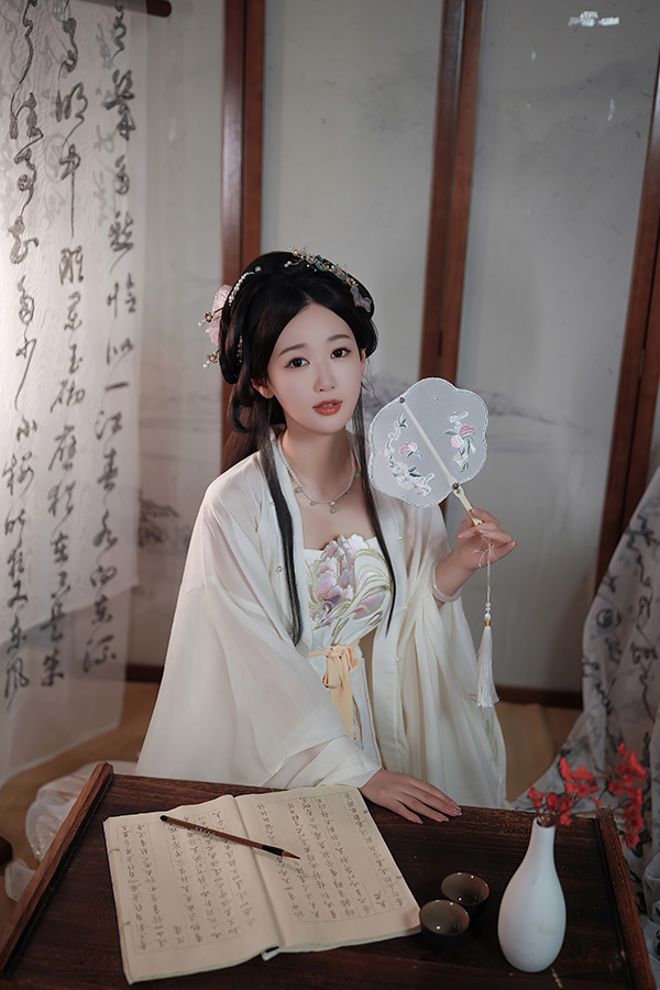 妩媚美女唐安琪古风服饰美图真好看