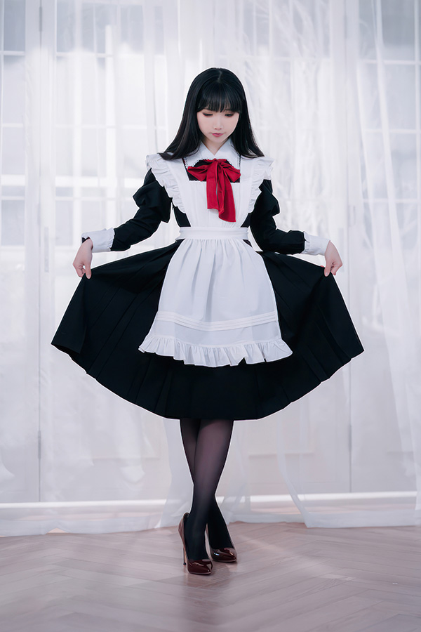 清纯美女面饼仙儿女仆装写真身材有料