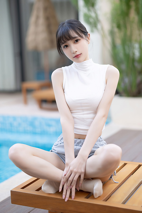 苗条模特林星阑妹子黑丝美腿非常动人