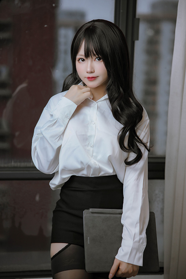 萌妹子荒井喵喵身材火辣人气超高