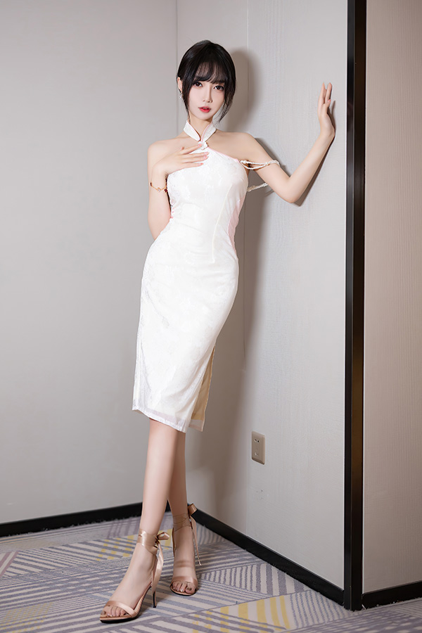 美腿模特玥儿玥蓝色旗袍真是美极了