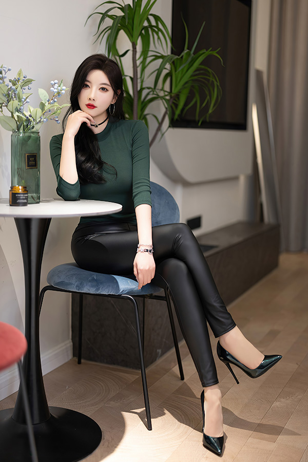 女神杨晨晨前凸后翘的身材吸粉无数