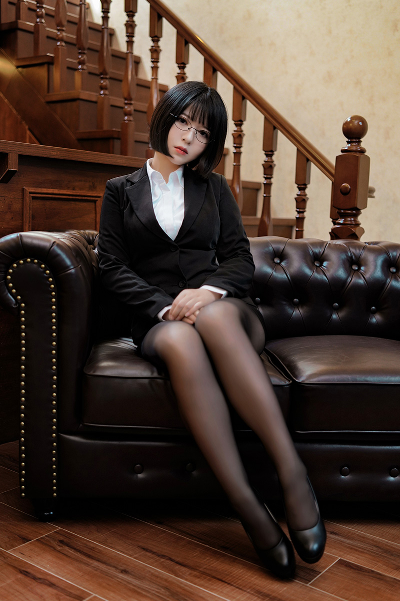 性感短发女神半半子高清写真图片