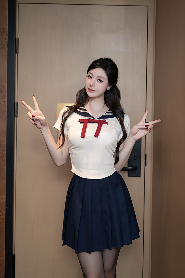 美腿模特小逗逗超高的颜值如此美丽