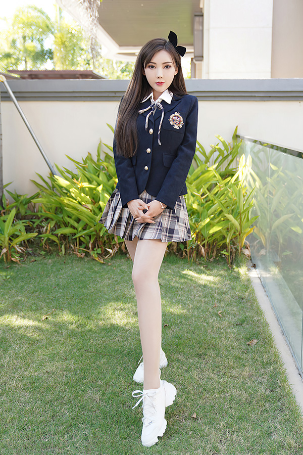 美女模特萌汉药JK格子裙写真图片