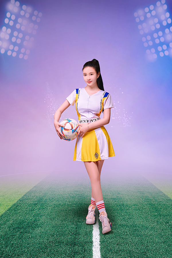 养眼妹子年年写真作品非常吸引人