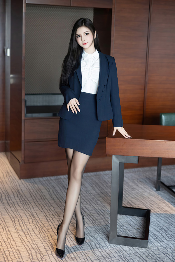 美女模特小蛮妖大长腿非常迷人完美