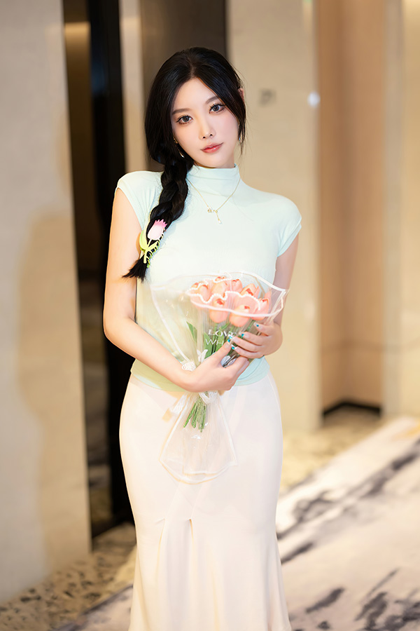 性感女神杨晨晨完美的身材让人沉醉