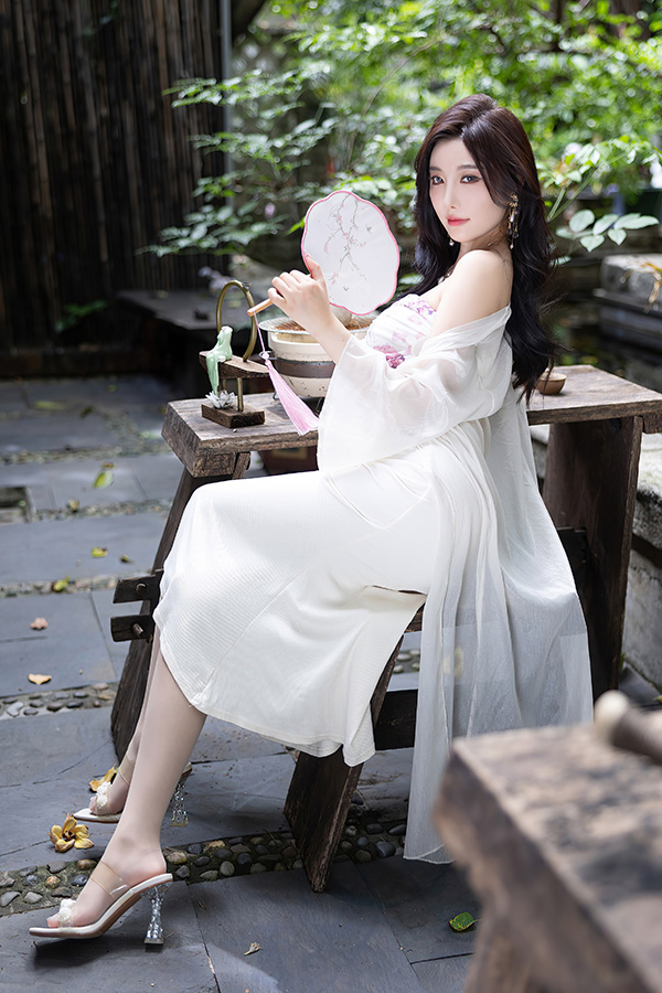 女神杨晨晨私房写真深受粉丝喜爱