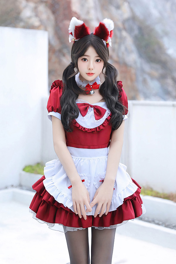 甜美小姐姐桃妖夭红色女仆服明艳动人