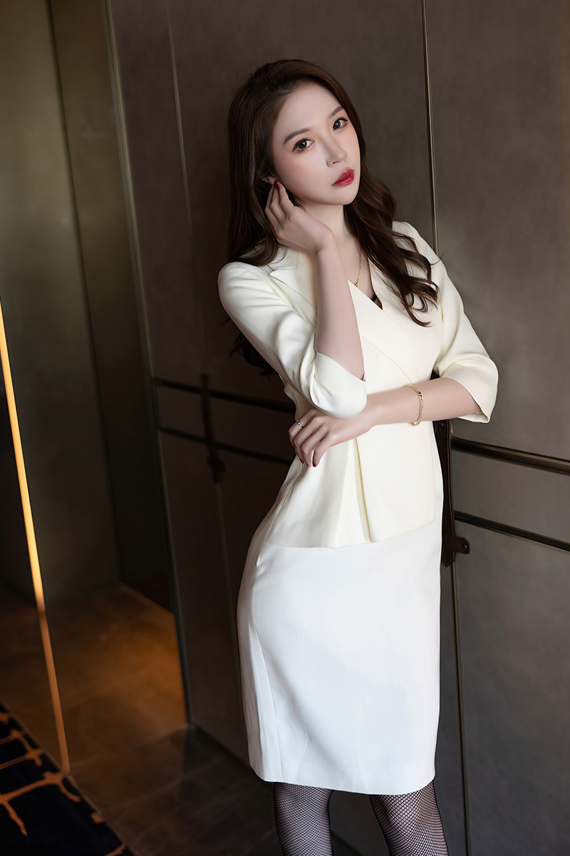 美女梦心玥芊芊美腿真是让人心动