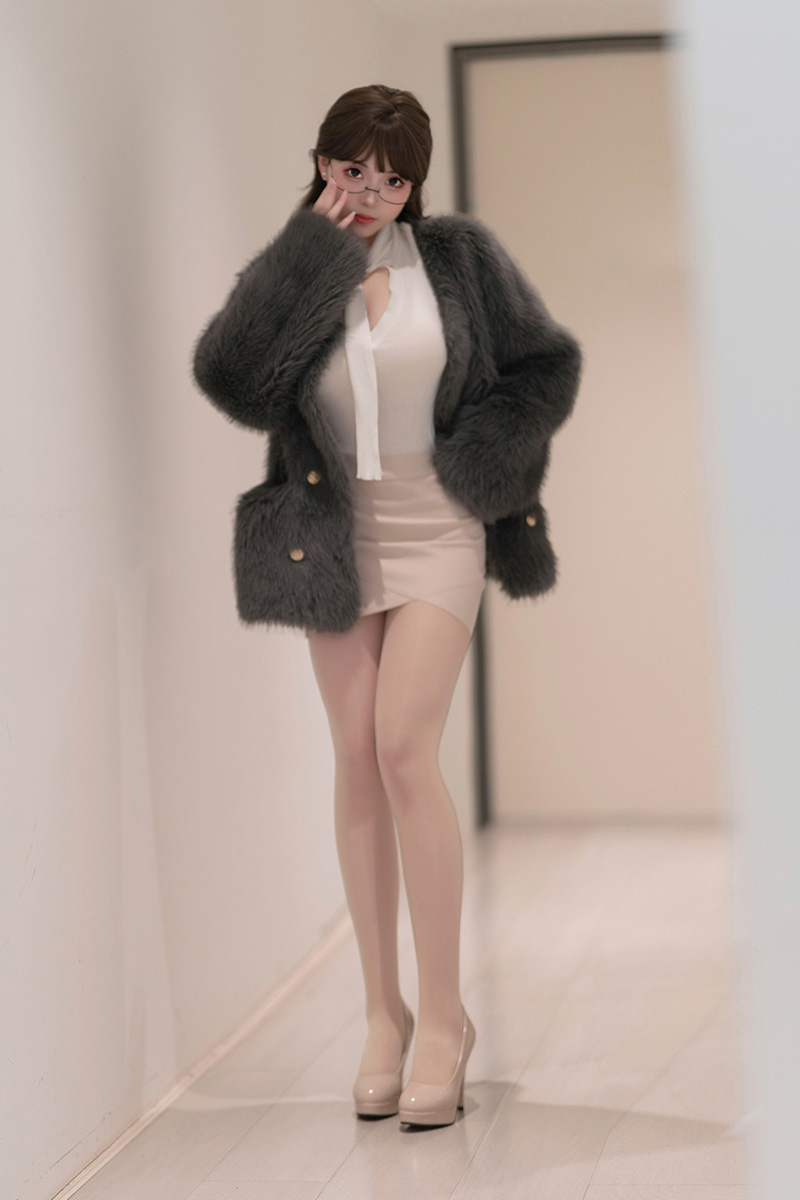 Bangni邦尼出众的外貌和身材十分好看