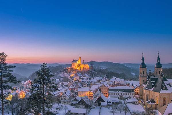 远眺格斯韦因斯泰因村