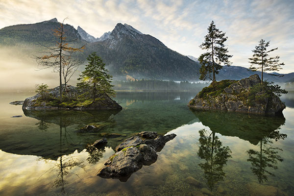 被阿尔卑斯山环抱的辛特湖