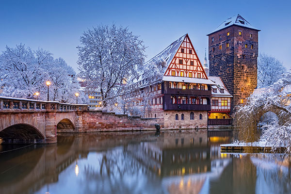 佩格尼茨河上的半木结构建筑