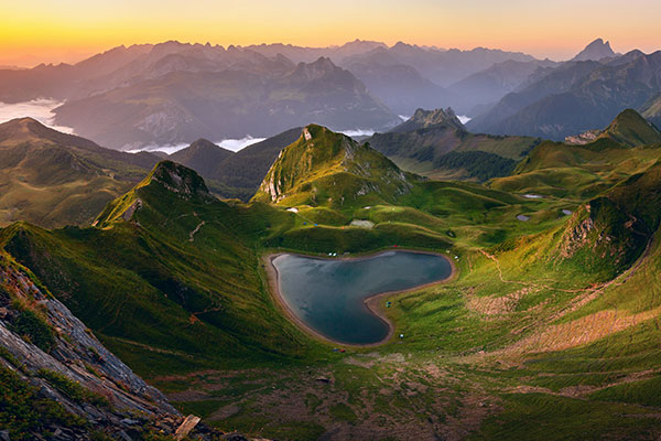 阿斯佩山谷中的蒙塔尼翁湖